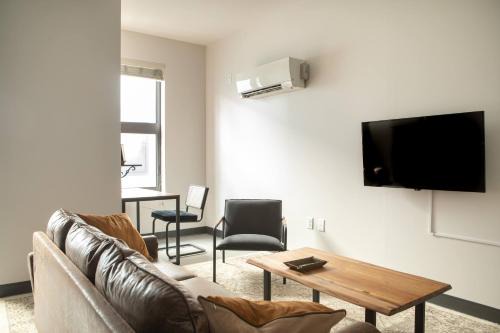 Westown Apartment | Deer District Studio Apt JC3 - One Block from Fiserv and Baird