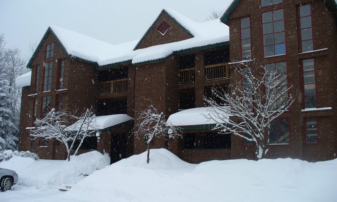 North Woodstock Condo | Deer Park/Loon Mtn. - Riverfront Condo 7 minutes from Loon
