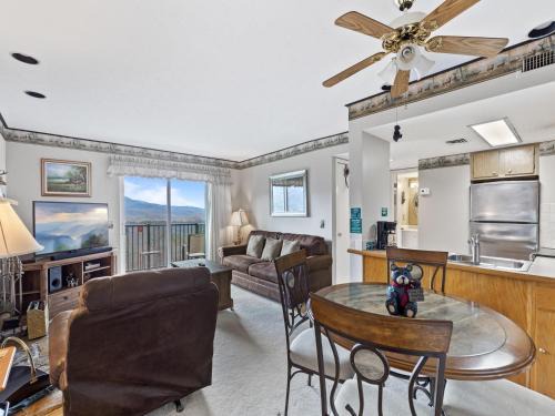 Gatlinburg - Pigeon Forge Apartment | Deer Ridge Mountain Resort D204