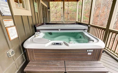 Big Canoe House | Deer Valley - Soak in the Hot Tub Sip Wine Fireside Play Golf
