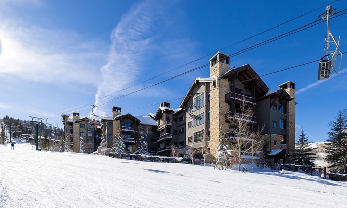 Empire Pass Condo | Deer Valley True Ski In Ski Out! Amazing condo. This is your dream ski trip!