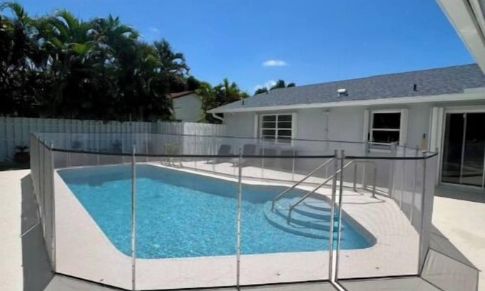 Survey Creek House | Deerfield Bliss: Pool, Lakefront