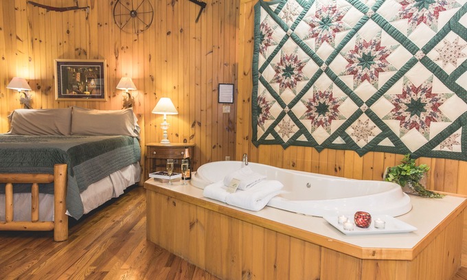 Lexington Cottage | Deerfield Honeymoon Cottage at Autumn Ridge