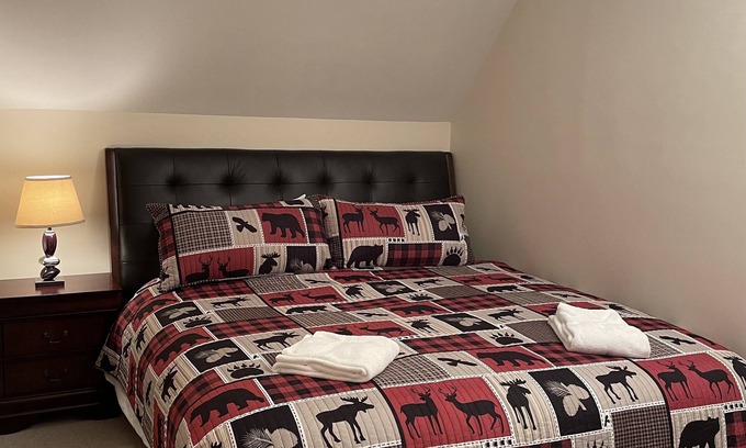 West Dover Bed & Breakfast | Deerfield Valley Inn - Suite Room