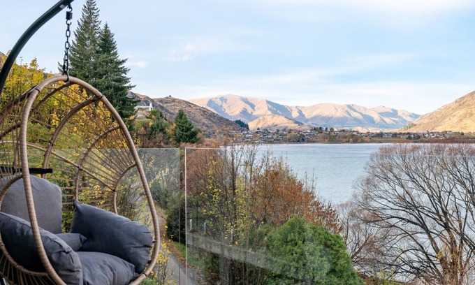 Queenstown Apartment | Deerwood Residence: A/C, BBQ, Lake Access & Parking