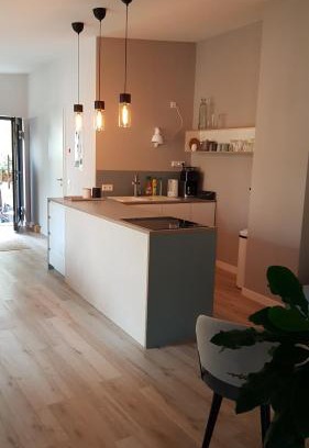 Outer Neustadt Apartment | Dein Zuhause in der Ferne im grünen Kreativhof "Der Gute Ton" mit kostenlosem Fahrradverleih
