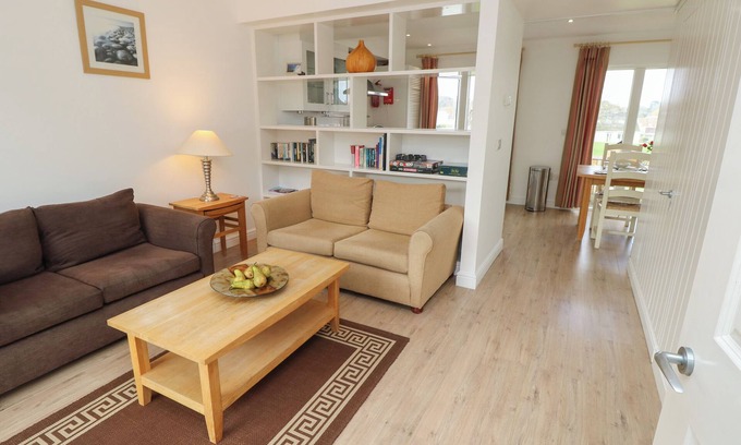 Freshwater Cottage | DELAWARE M2, family friendly, country holiday cottage in Yarmouth