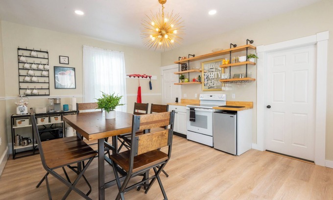 Beverly Apartment | Delightful 3-Bed 1st Floor