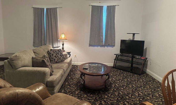 Leesville Apartment | Delightful 3-bedroom apartment with AC in Leesville