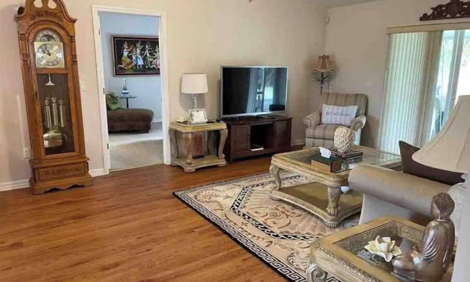 Sebring House | Delightful 3Br Home near Red Beach Lake