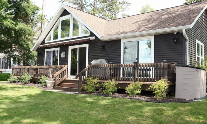 Wautoma House | Delightful 4-bedroom house in Wautoma on the waters edge of Silver Lake