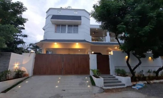 Kanathur House | Delightful 4 BHK villa with pool and beach access