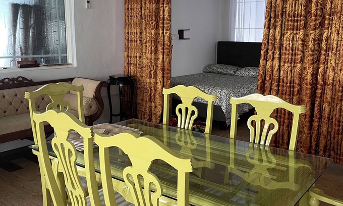 Bambalapitiya Apartment | Delightful apartment with AC in charming Colombo