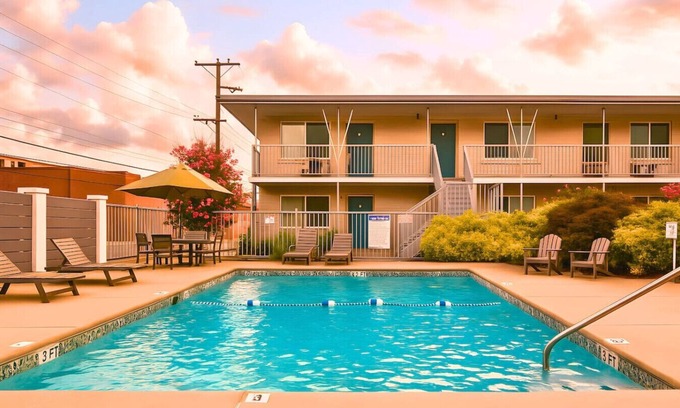 Melrose Condo | Delightful Charmer - Pool Access