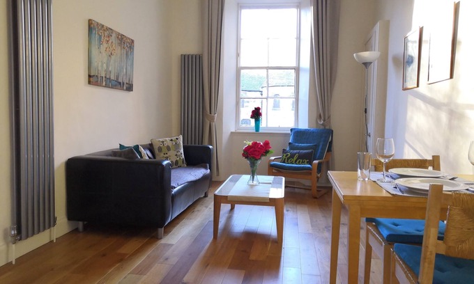 Newington Apartment | Delightful Refurbished City Centre Apartment, just off George Square