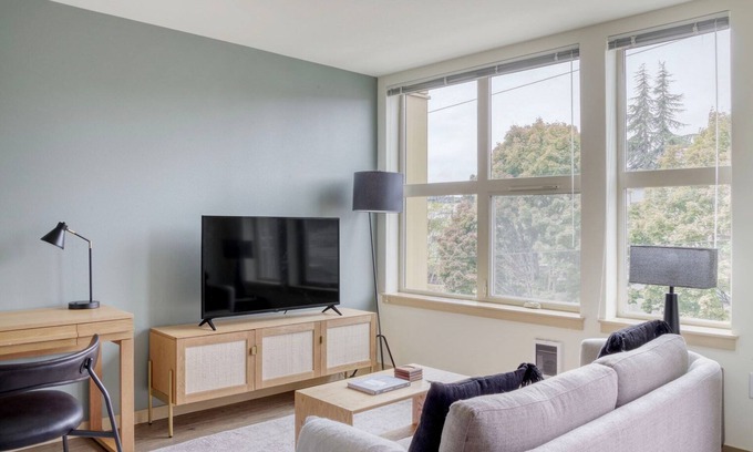 Wallingford Apartment | Delightful Wallingford Jr 1BR w/Rooftop, nr Bars, by Blueground