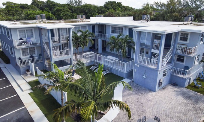 Delray Beach Apartment | Delray Ocean Breeze