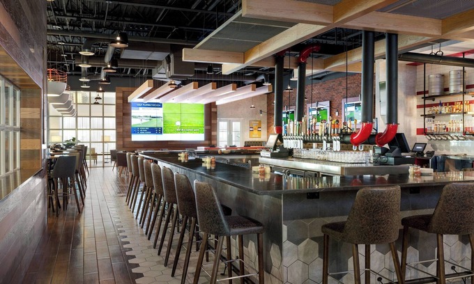 Wayne Hotel | Delta Hotels by Marriott Indianapolis Airport