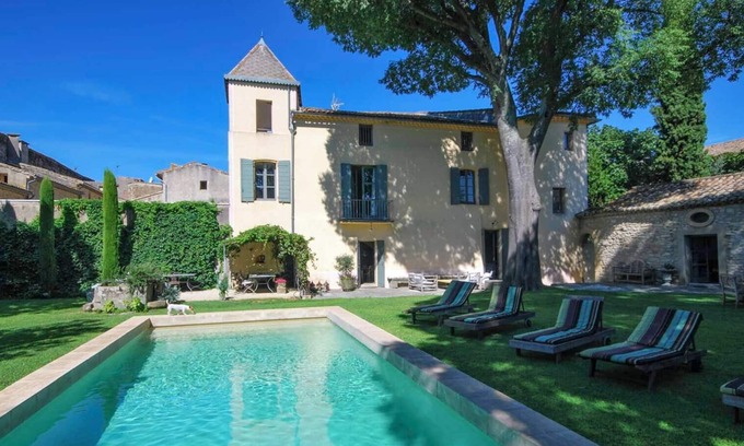 Montaren-et-Saint-Mediers Villa | Deluxe Stunning Villa with Outdoor Cinema