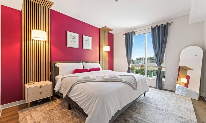 Marina del Rey Apartment | Deluxe 1-bedroom in charming Marina del Rey with Pool, Parking & GYM