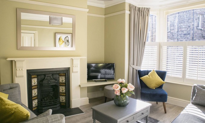 Harrogate City Centre House | Deluxe 4 bedroom town house