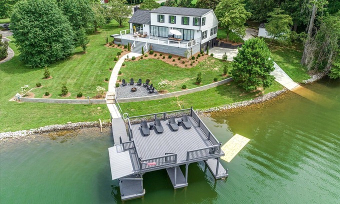 Winchester House | Deluxe 5BR Lakefront Home - 2 Docks & Boat Ramp