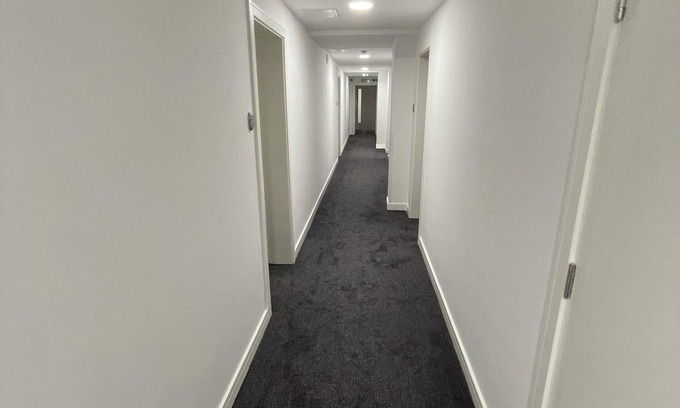River Apartment | Deluxe Apartment at London Dagenham Apartments