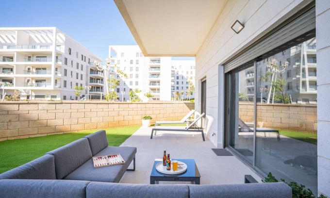 Nahariya Apartment | Deluxe Apartment in Achziv with Private Garden Area