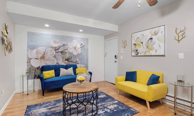 Washington Square West Apartment | Deluxe Apt in Center City