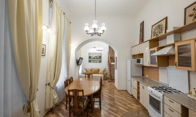 Palace District Apartment | DELUXE ART 20