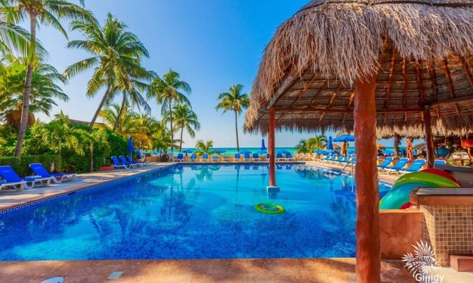 Centro - Supmza 001 Condo | Deluxe Beachfront Ground Floor Apartment # 6 Nautibeach