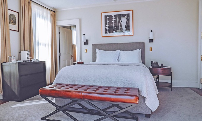 Milford House | Deluxe Corner Room, Hotel Fauchere, Pet-Friendly, Outdoor Fireplace, Downtown