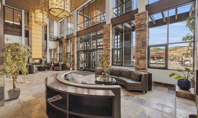 Kimball Junction Condo | Deluxe Double Suites Newpark Hotel 216AB Private Hot Tub + Resort Amenities