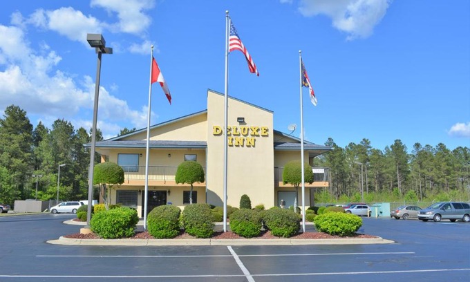 Cape Fear Hotel | Deluxe Inn - Fayetteville I-95