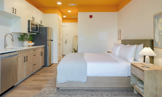 12 South Condo | Deluxe King w/Balcony | The Gilmore Hotel in 12 South