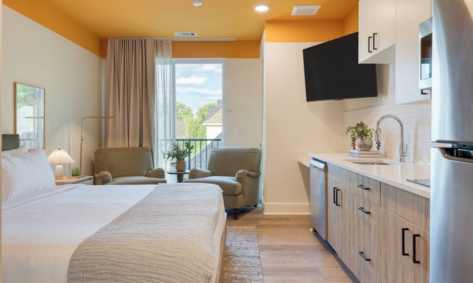 12 South Condo | Deluxe King w/Balcony | 12 South Hotel