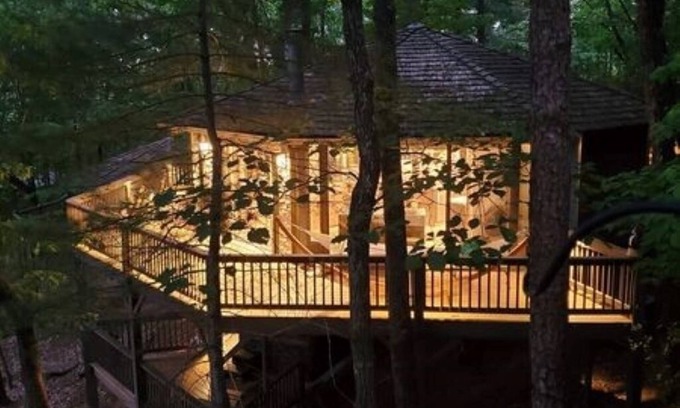 Big Canoe Cabin | Deluxe Romantic Couples Retreat inside Big Canoe with Hot Tub!