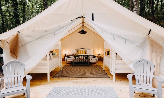 Tanglewood House | Deluxe Safari Tent Glamping at Unicoi in Helen GA - 14