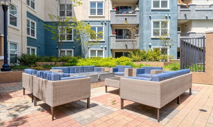San Bruno Apartment | Deluxe San Bruno 1BR w/Pool, Gym & W/D, near highways, by Blueground