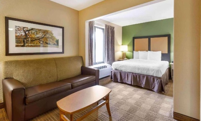 Cary Apartment | Deluxe Studio at Extended Stay Cary 3