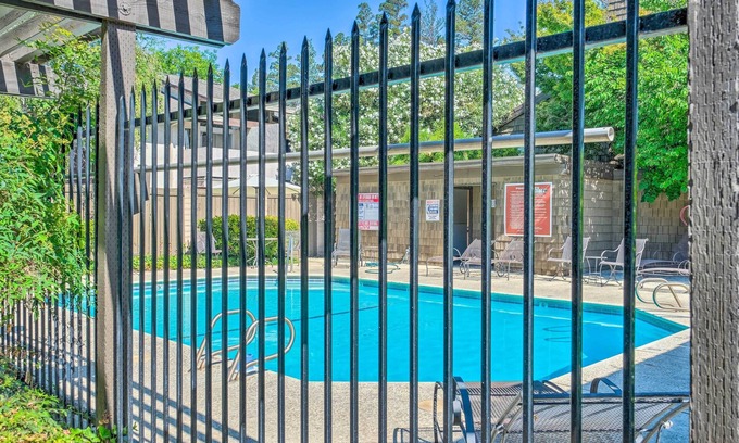 Modesto House | Deluxe Townhome w/Deck, 2 Mi to Downtown Modesto!