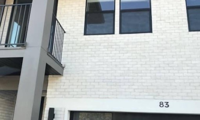 Draper House | Deluxe TownHouse w/2 car Garage, Work or Family!