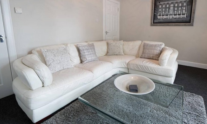 Falkirk Apartment | Deluxe Two Bedroom Apartment 104