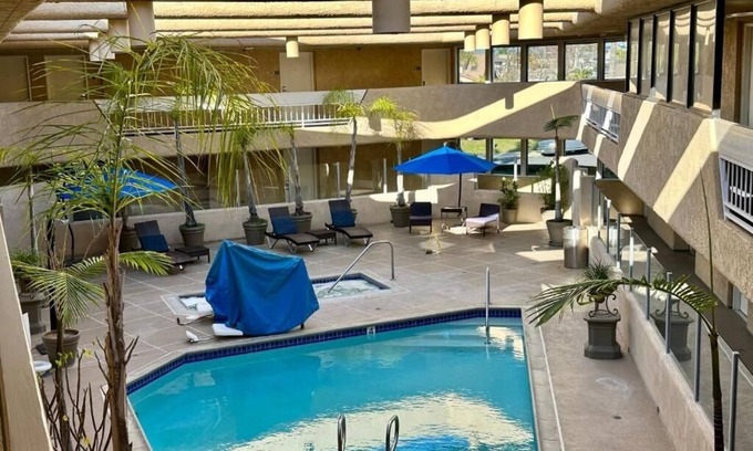 Old Towne House | Deluxe Two Queen - The Pacific Inn
