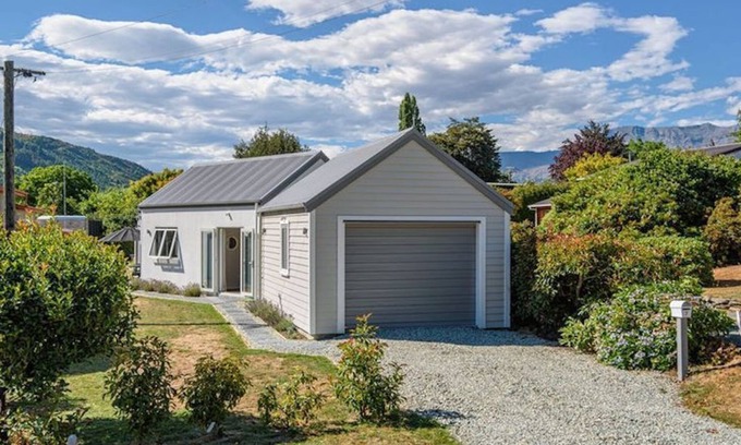 Arrowtown House | Denbigh Escape - Perfect location, family-friendly!