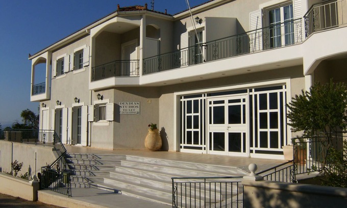 Karavados Apartment | Dendias Studios Self Catered Apartments in Karavados Kefalonia Greece