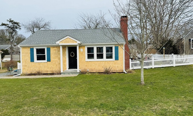 Dennis Port Cottage | Dennisport : Dog Friendly with a fenced in large yard. 1/2 mile from beach