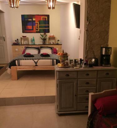 Le Thor House | DEPENDANCE PRIVEE - HALTE ROUTE