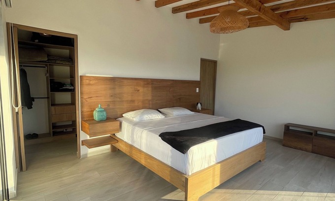 Guatape House | Descubra la Magia de Guatapé, Antioquia, con Nuestro Exclusivo Alojamiento