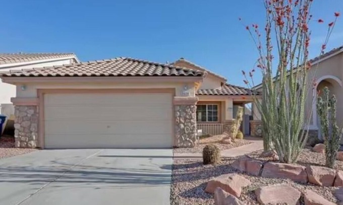 Las Vegas House | Desert beauty with amazing mountain views. Pet Friendly!